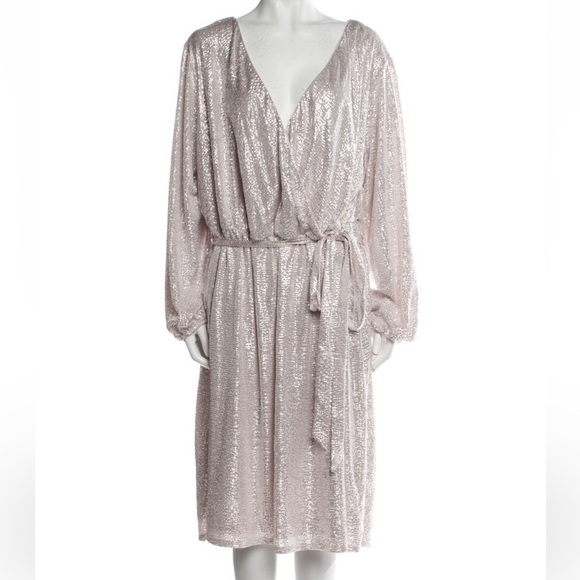 Marina Blouson Sleeve Metallic Dress in Champagne Women’s Size 18W - Picture 4 of 14